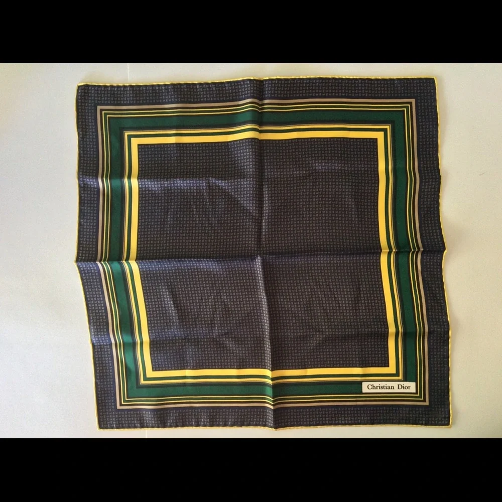 CHRISTIAN DIOR NECK SCARF
